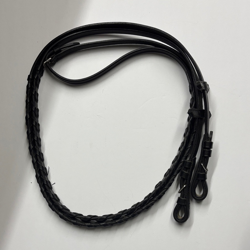 Black laced reins, 60”